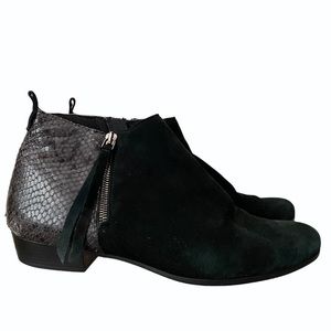 Munro | black low heel ankle boots size 8